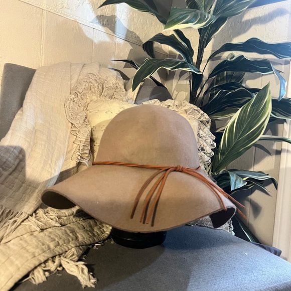 D&Y Classic Wool Light Brown Floppy Hat - Picture 2 of 4
